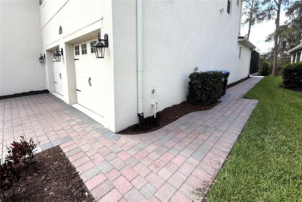 Activo con contrato: $1,299,500 (5 camas, 3 baños, 3911 Pies cuadrados)