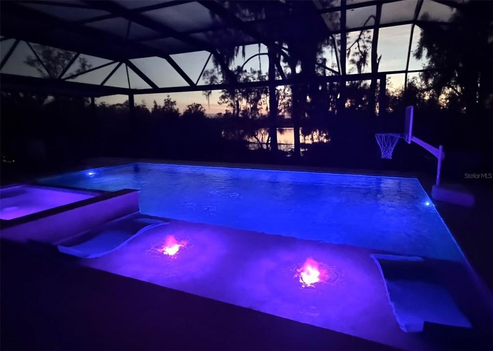 Activo con contrato: $1,299,500 (5 camas, 3 baños, 3911 Pies cuadrados)
