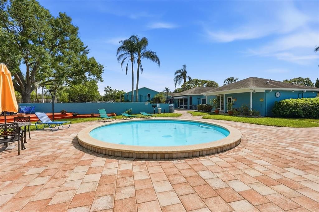 Activo con contrato: $160,000 (2 camas, 1 baños, 993 Pies cuadrados)