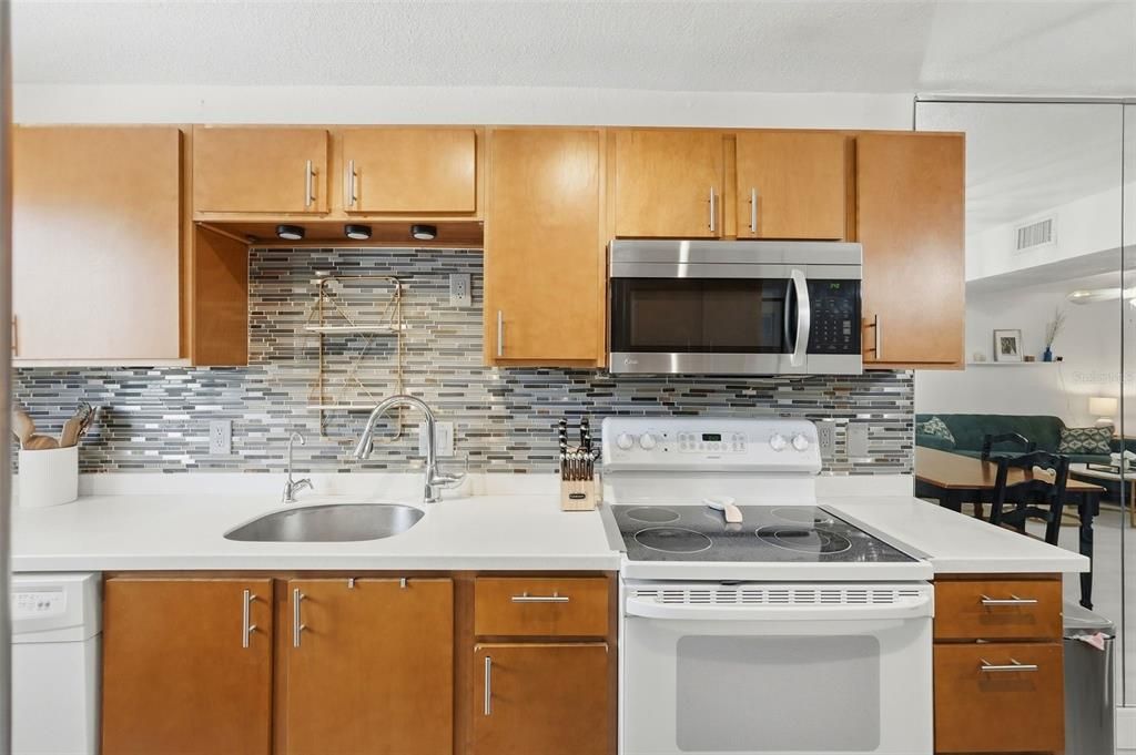 Activo con contrato: $160,000 (2 camas, 1 baños, 993 Pies cuadrados)