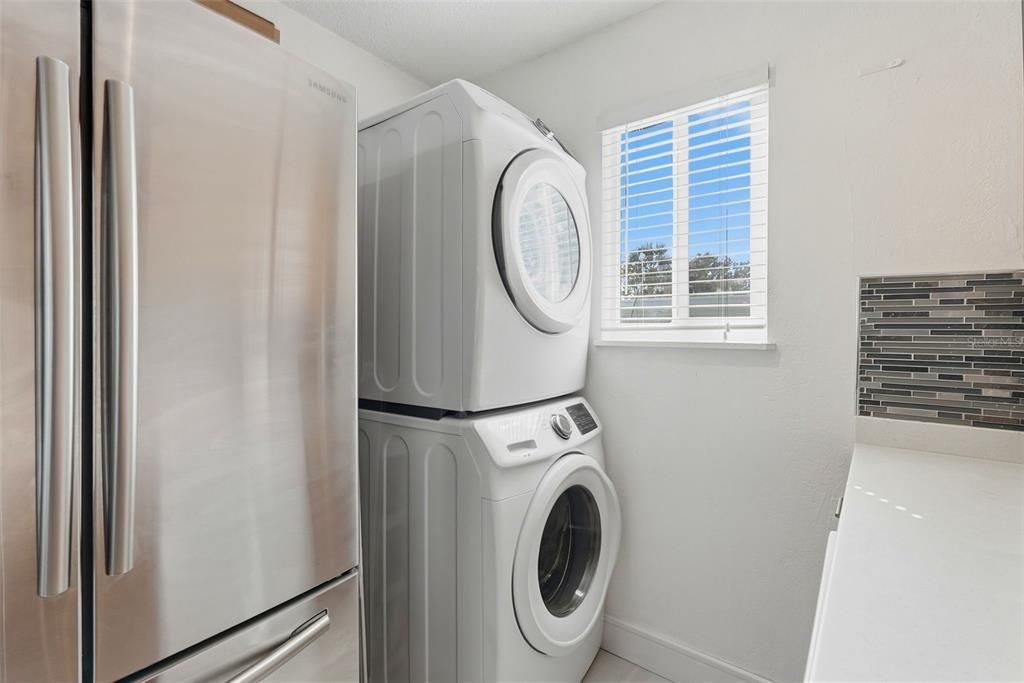 Activo con contrato: $160,000 (2 camas, 1 baños, 993 Pies cuadrados)