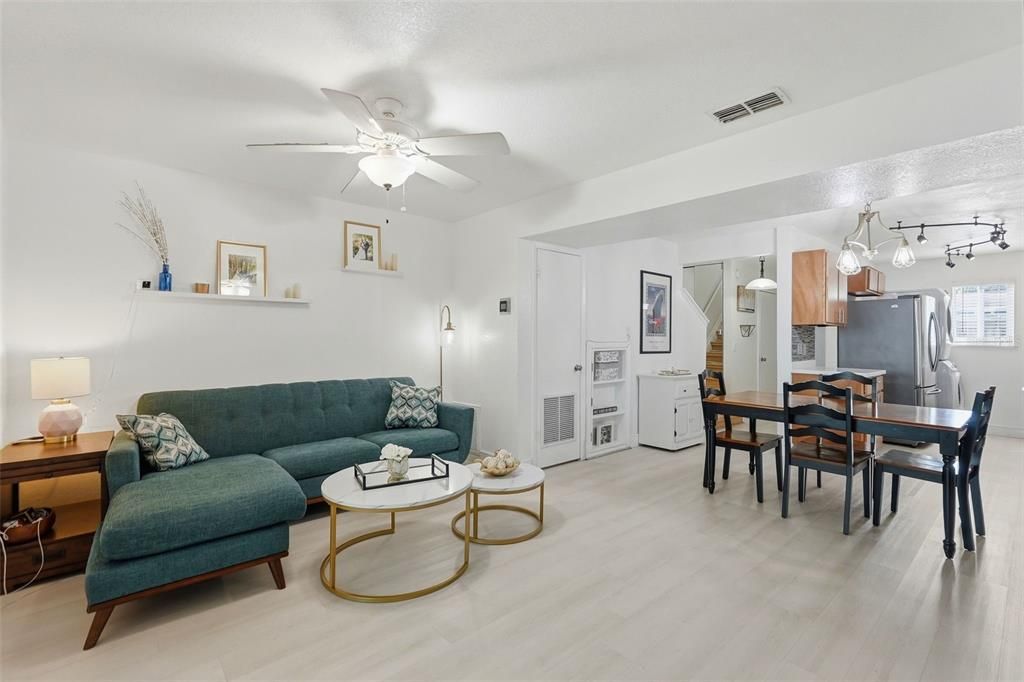 Activo con contrato: $160,000 (2 camas, 1 baños, 993 Pies cuadrados)