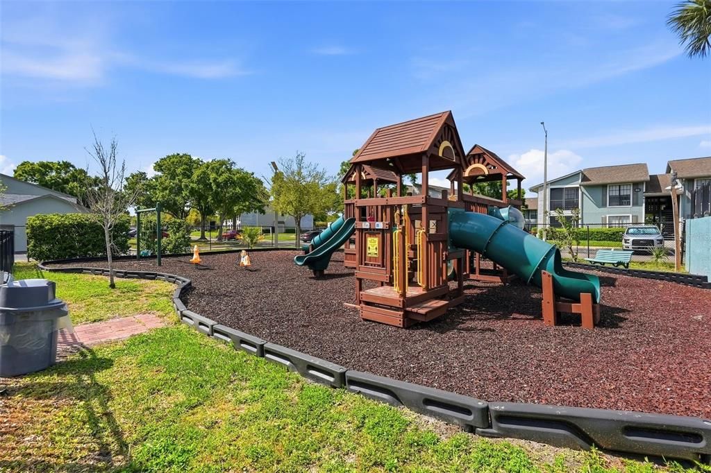 Activo con contrato: $160,000 (2 camas, 1 baños, 993 Pies cuadrados)