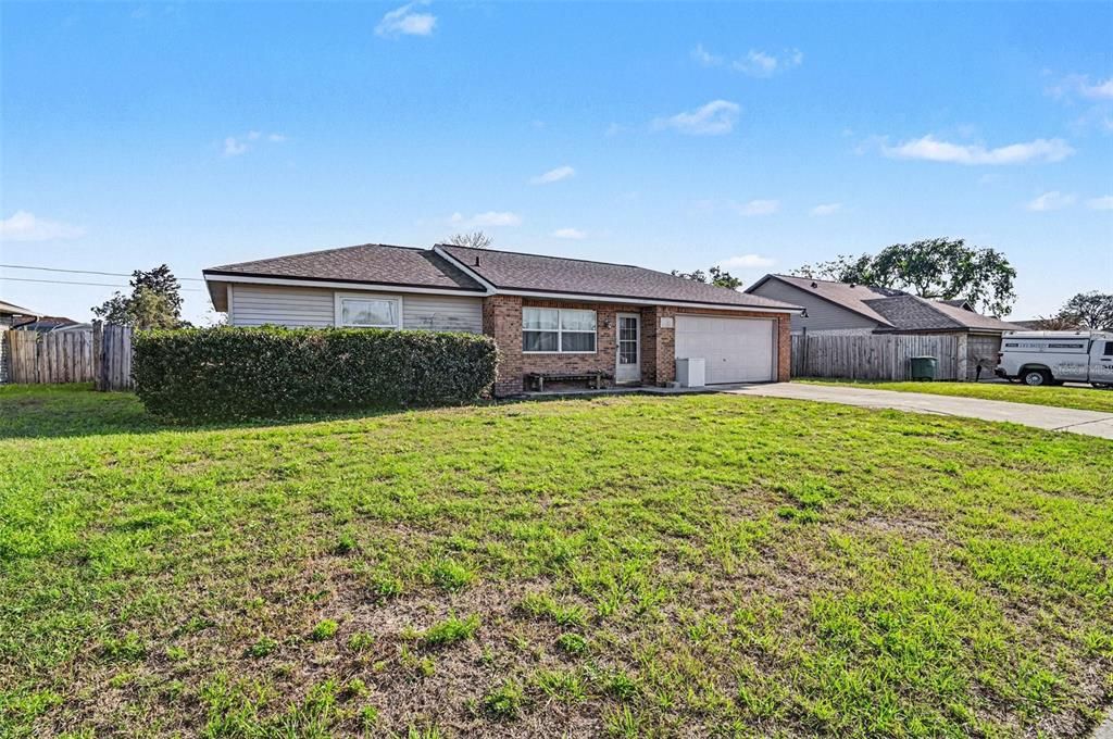 Active With Contract: $195,000 (3 beds, 2 baths, 1103 Square Feet)