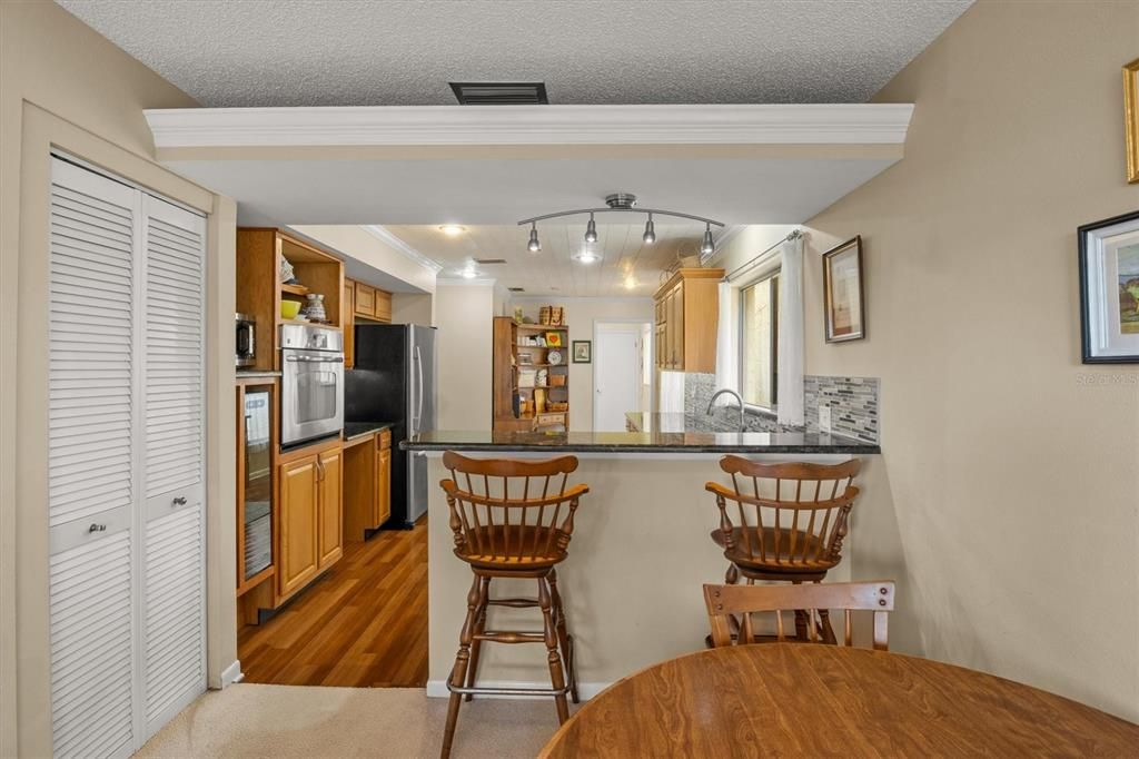 For Sale: $215,000 (3 beds, 3 baths, 1819 Square Feet)