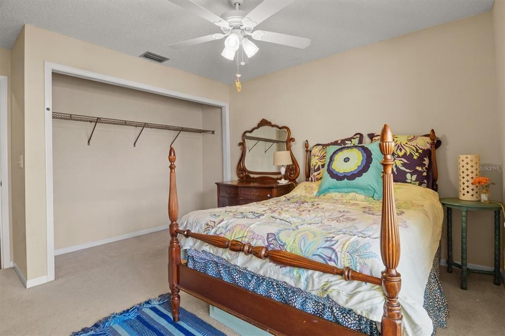 For Sale: $215,000 (3 beds, 3 baths, 1819 Square Feet)