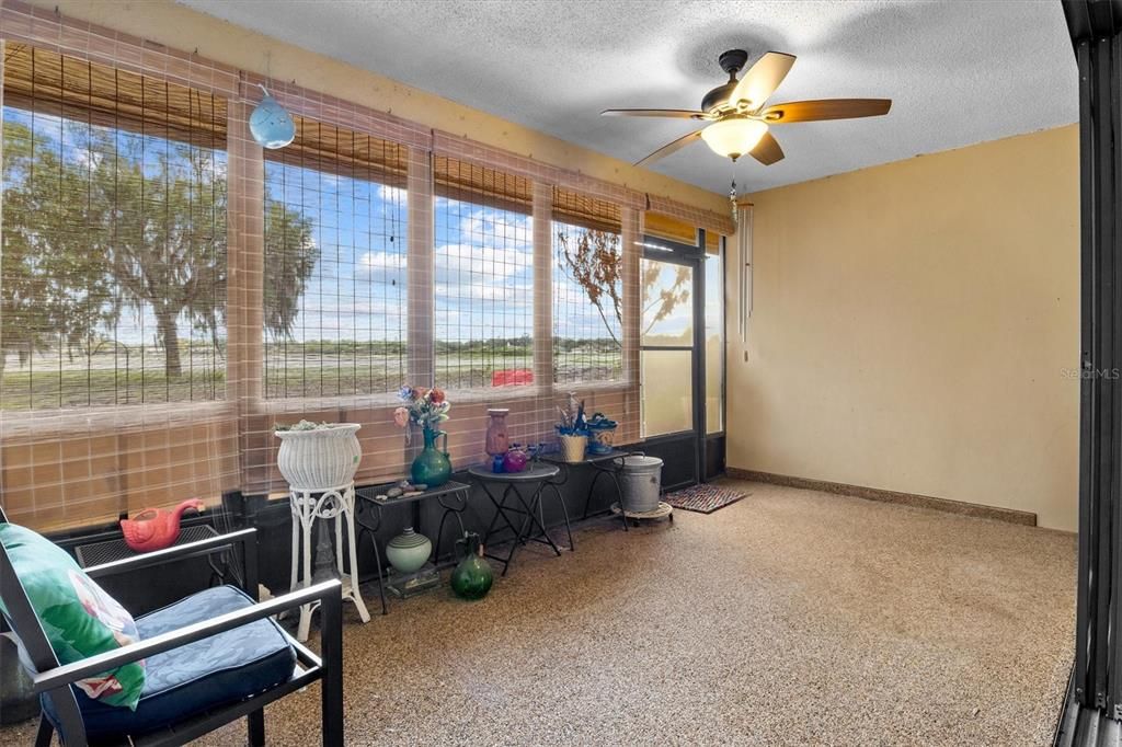 For Sale: $215,000 (3 beds, 3 baths, 1819 Square Feet)