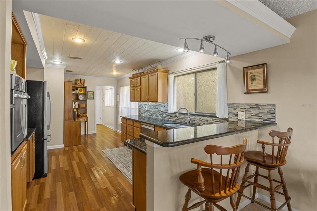 For Sale: $215,000 (3 beds, 3 baths, 1819 Square Feet)