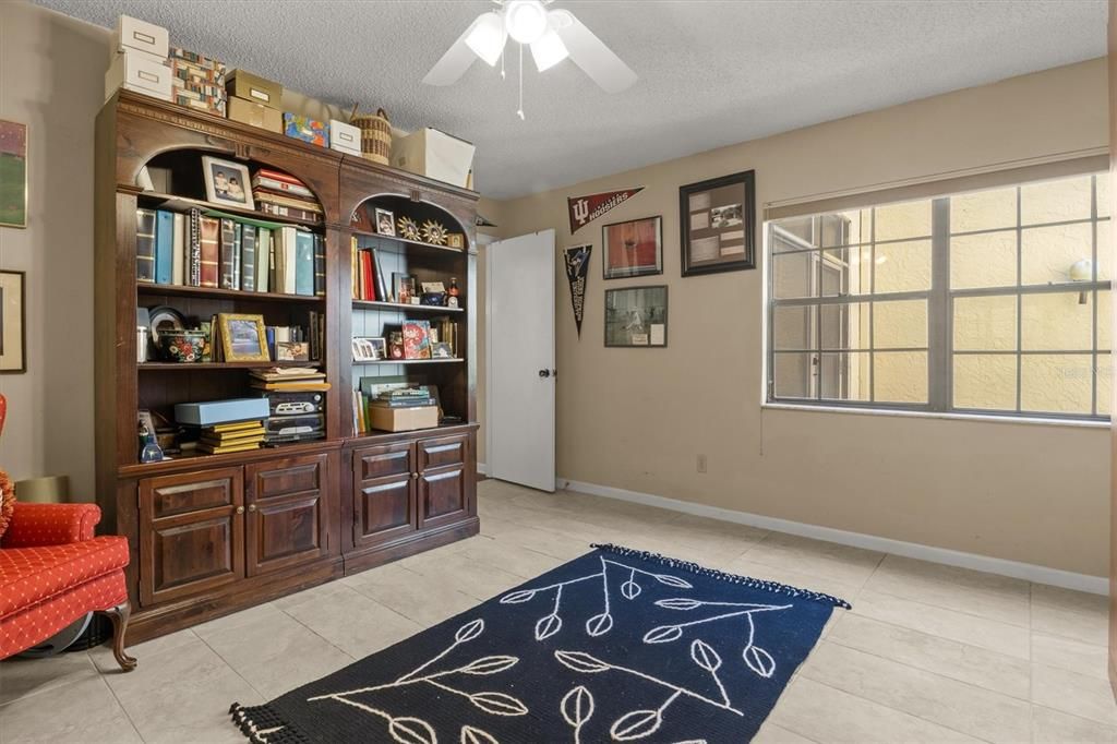 For Sale: $215,000 (3 beds, 3 baths, 1819 Square Feet)
