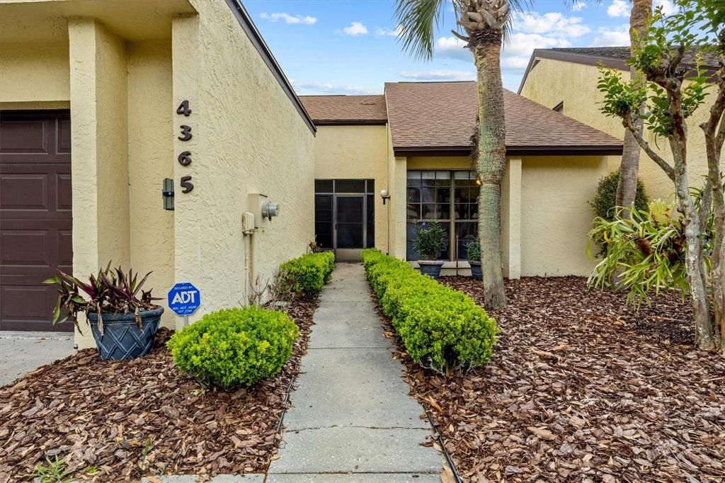 For Sale: $215,000 (3 beds, 3 baths, 1819 Square Feet)