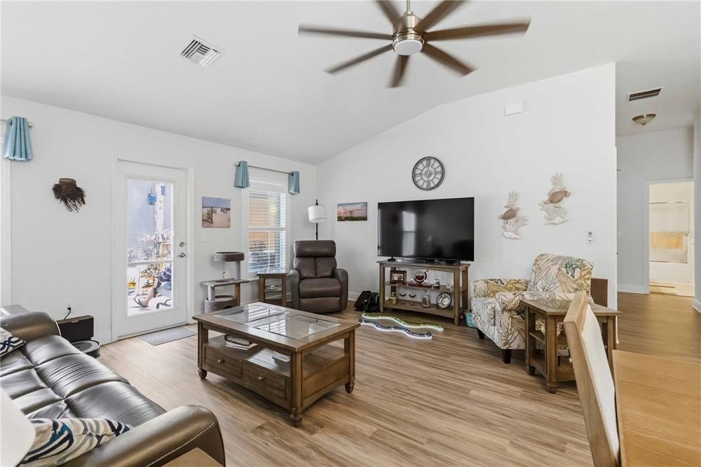 Active With Contract: $339,000 (4 beds, 2 baths, 1620 Square Feet)