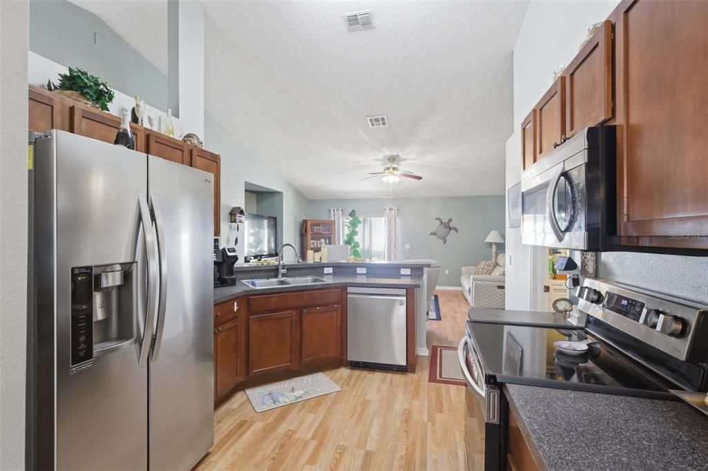Activo con contrato: $335,900 (3 camas, 2 baños, 1655 Pies cuadrados)