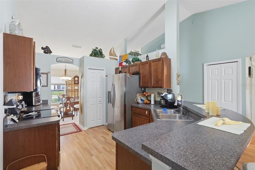 Activo con contrato: $335,900 (3 camas, 2 baños, 1655 Pies cuadrados)