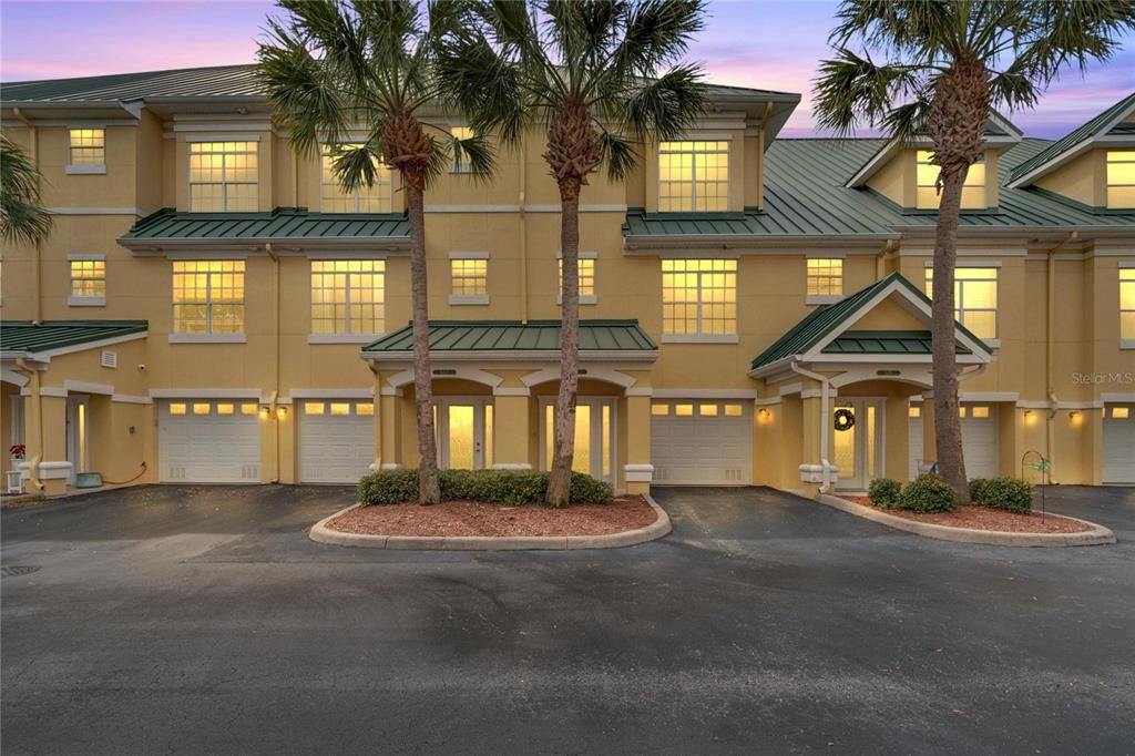 Recently Sold: $465,000 (3 beds, 3 baths, 2488 Square Feet)