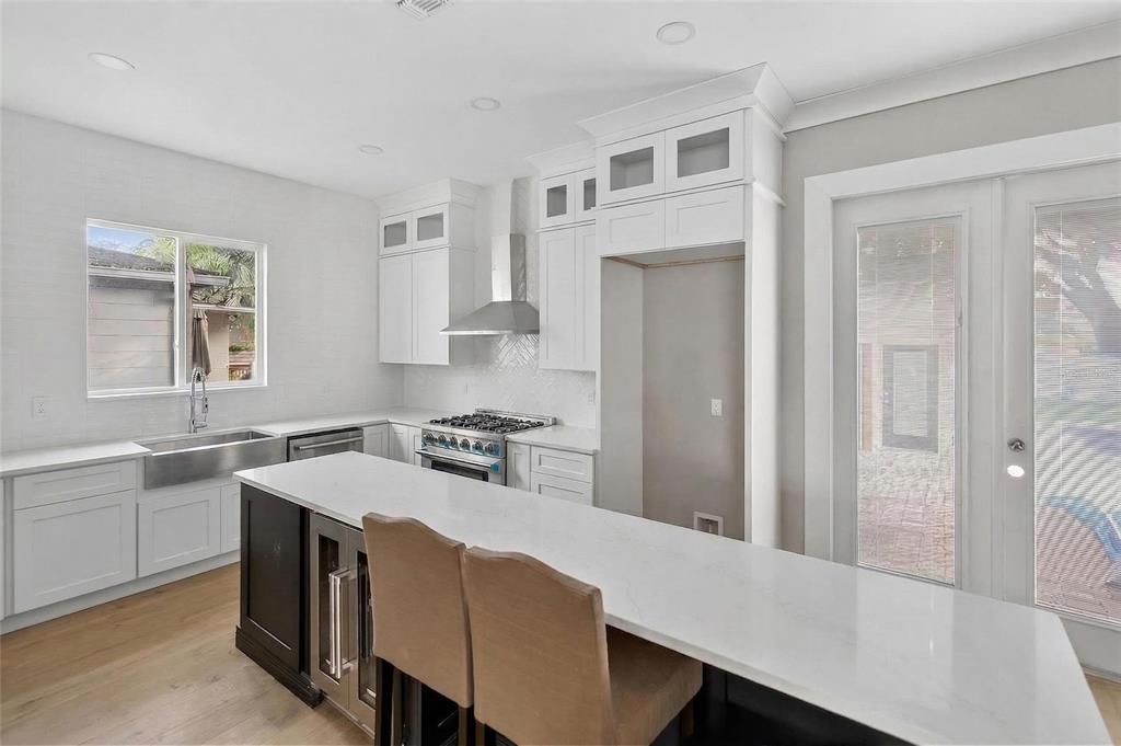 For Sale: $1,375,000 (5 beds, 4 baths, 3260 Square Feet)