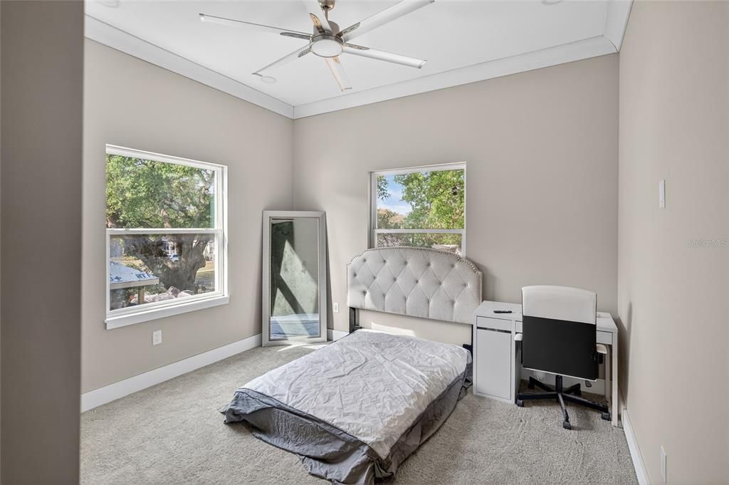 For Sale: $1,375,000 (5 beds, 4 baths, 3260 Square Feet)