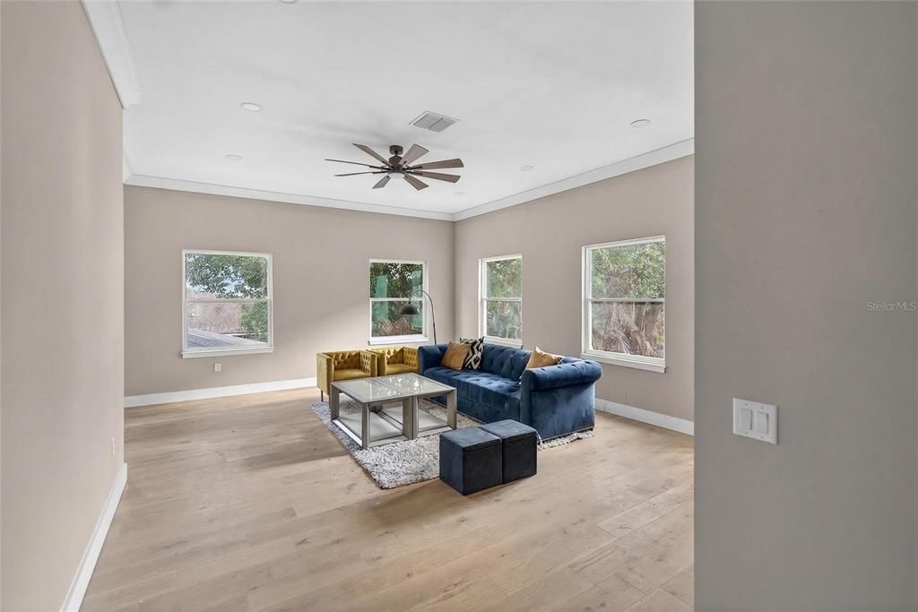For Sale: $1,375,000 (5 beds, 4 baths, 3260 Square Feet)