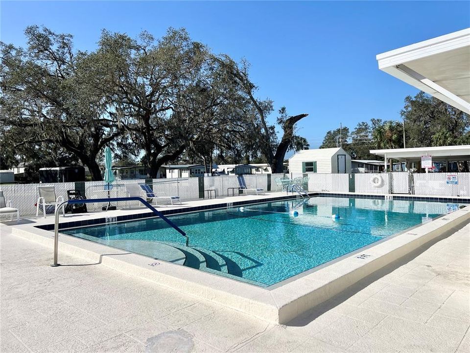 Active With Contract: $125,000 (2 beds, 2 baths, 936 Square Feet)