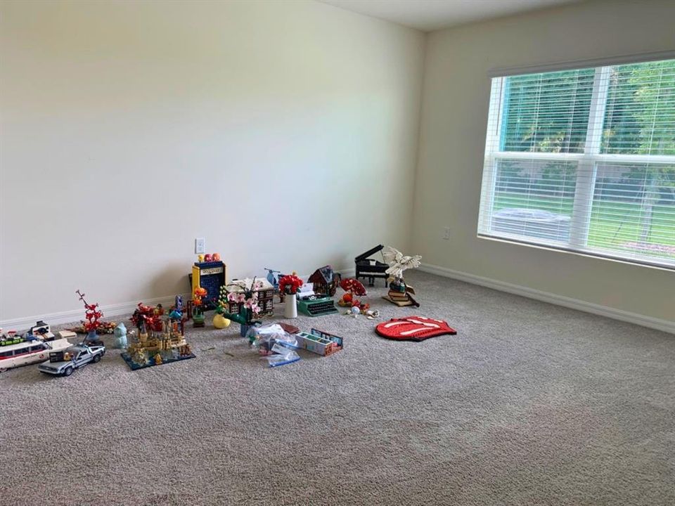 В аренду: $2,100 (4 спален, 2 ванн, 1824 Квадратных фут)