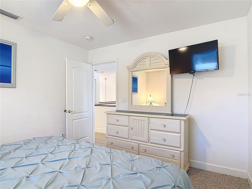 For Sale: $1,489,000 (3 beds, 2 baths, 2376 Square Feet)