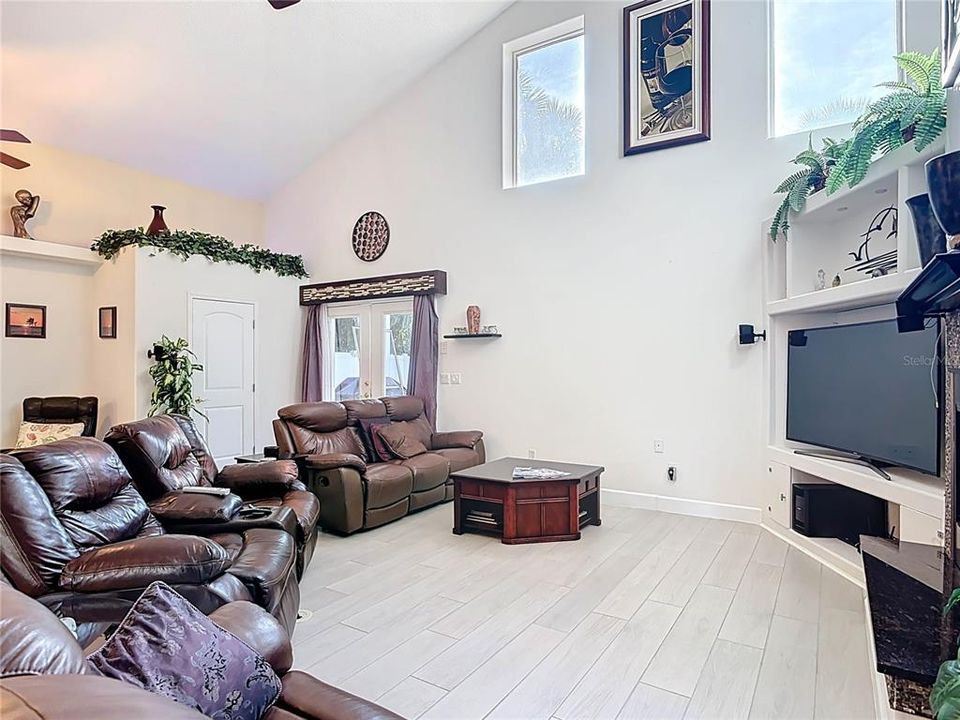 For Sale: $1,489,000 (3 beds, 2 baths, 2376 Square Feet)