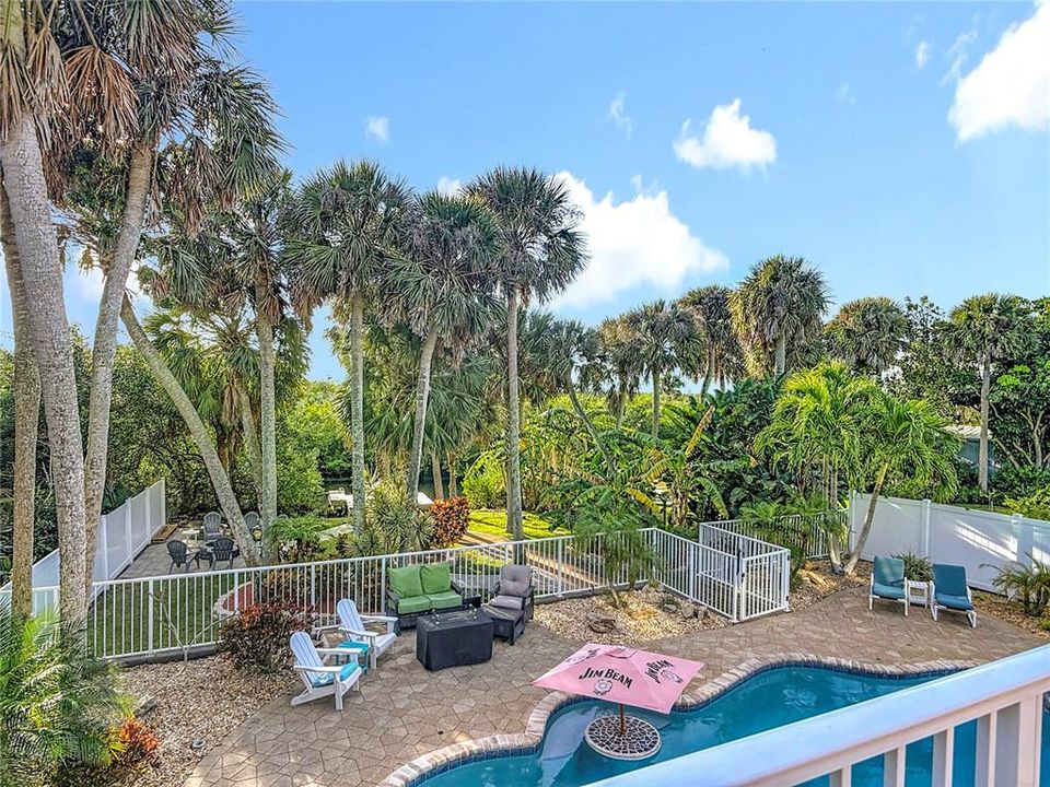 For Sale: $1,489,000 (3 beds, 2 baths, 2376 Square Feet)