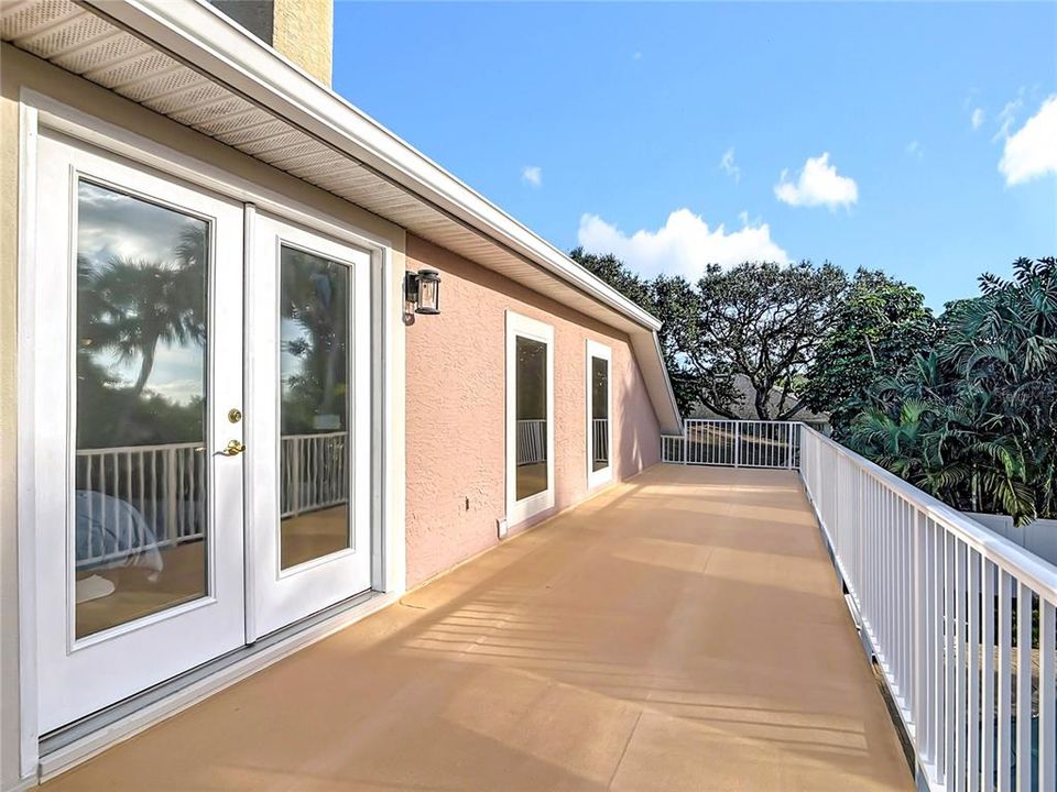 For Sale: $1,489,000 (3 beds, 2 baths, 2376 Square Feet)