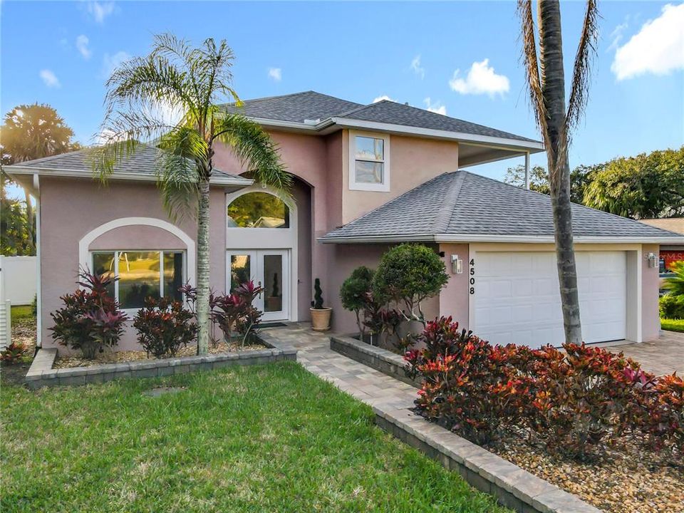 For Sale: $1,489,000 (3 beds, 2 baths, 2376 Square Feet)