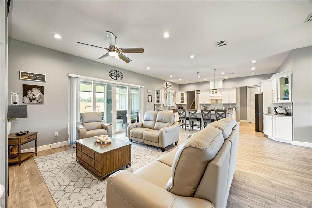 Active With Contract: $925,000 (3 beds, 2 baths, 2744 Square Feet)