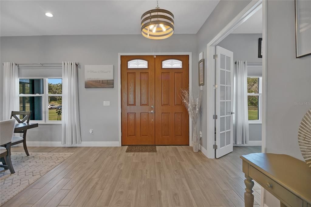 Active With Contract: $925,000 (3 beds, 2 baths, 2744 Square Feet)