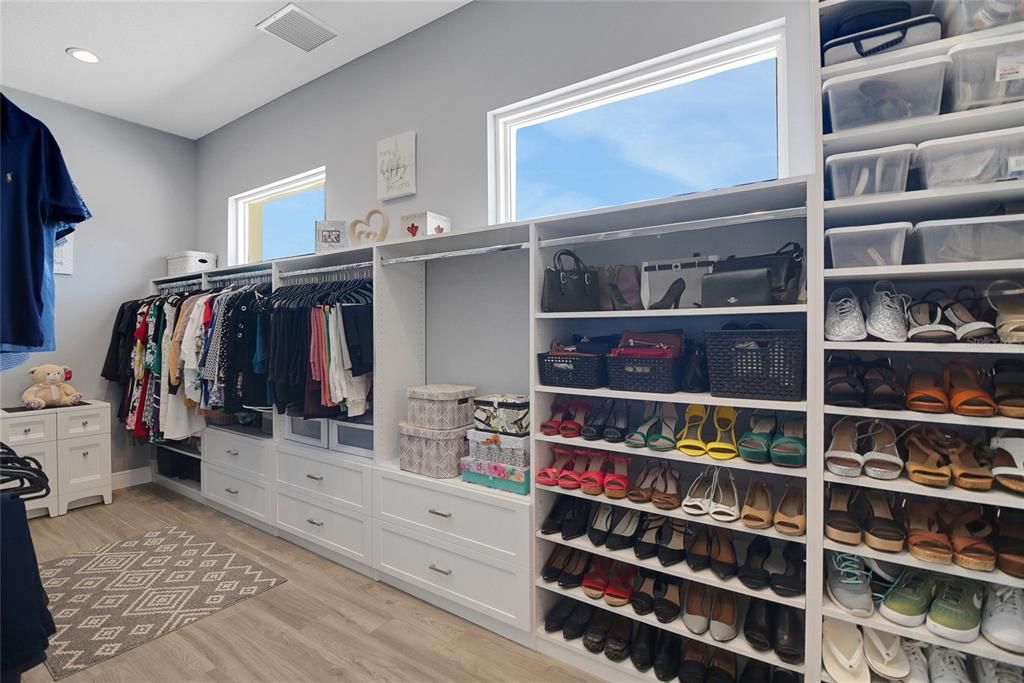 Active With Contract: $925,000 (3 beds, 2 baths, 2744 Square Feet)