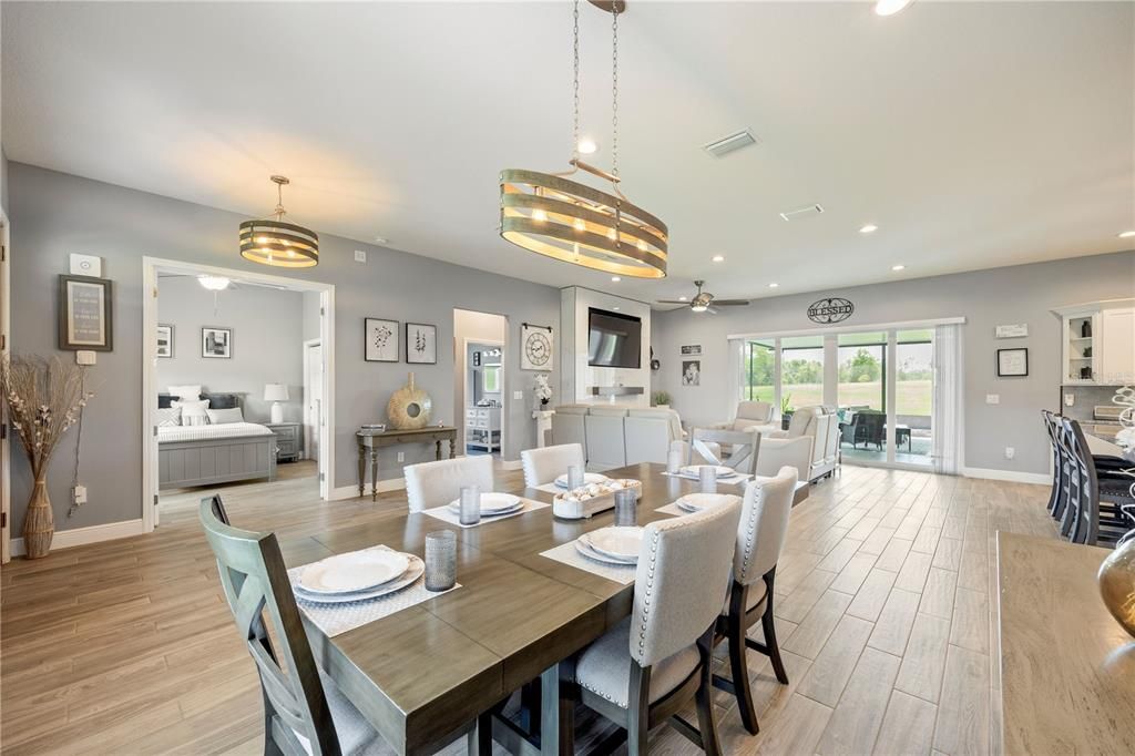 Active With Contract: $925,000 (3 beds, 2 baths, 2744 Square Feet)
