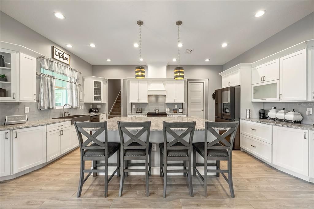 Active With Contract: $925,000 (3 beds, 2 baths, 2744 Square Feet)