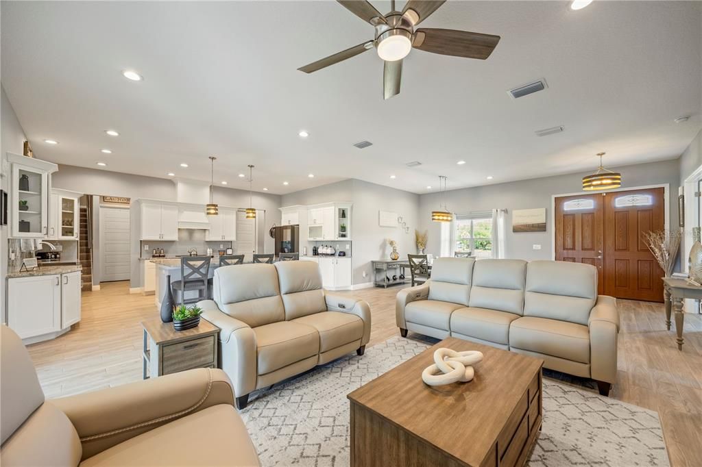 Active With Contract: $925,000 (3 beds, 2 baths, 2744 Square Feet)