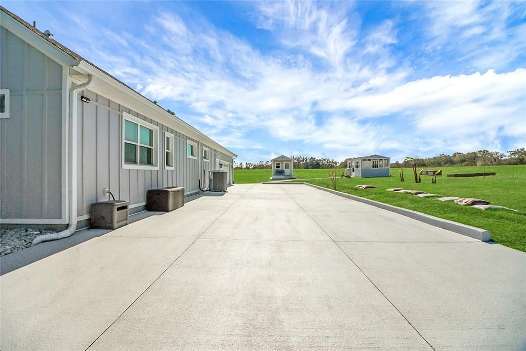Active With Contract: $925,000 (3 beds, 2 baths, 2744 Square Feet)