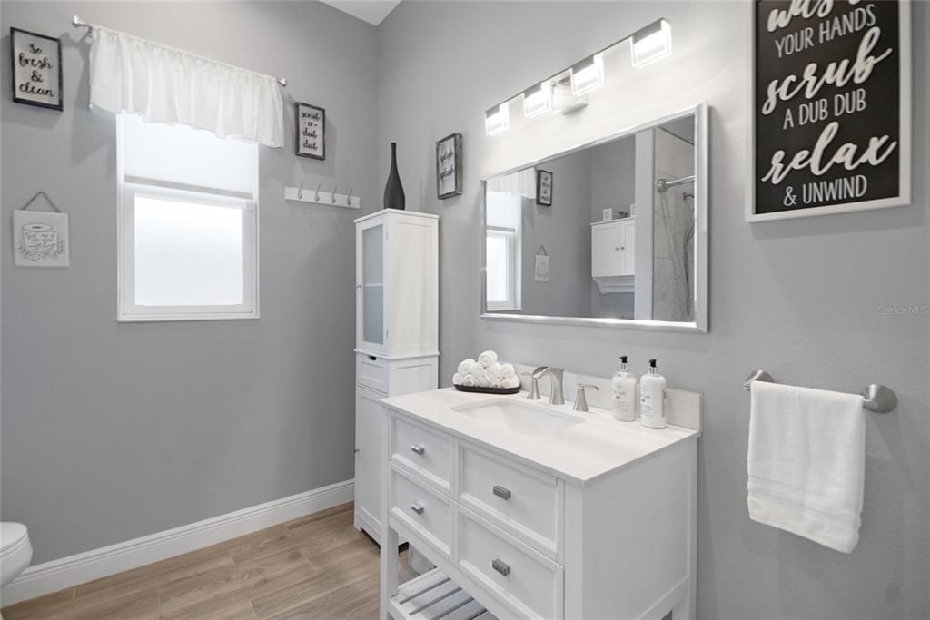 Active With Contract: $925,000 (3 beds, 2 baths, 2744 Square Feet)