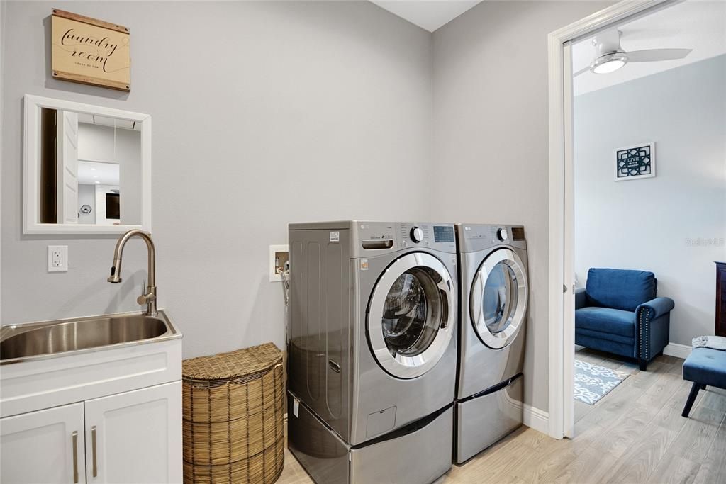 Active With Contract: $925,000 (3 beds, 2 baths, 2744 Square Feet)