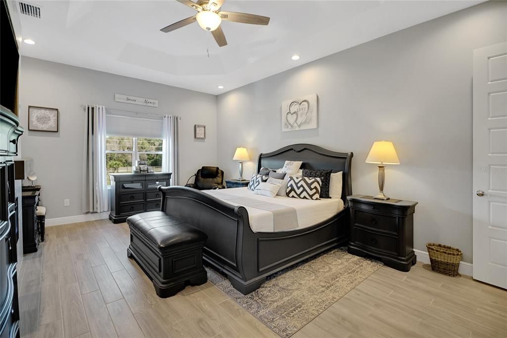 Active With Contract: $925,000 (3 beds, 2 baths, 2744 Square Feet)