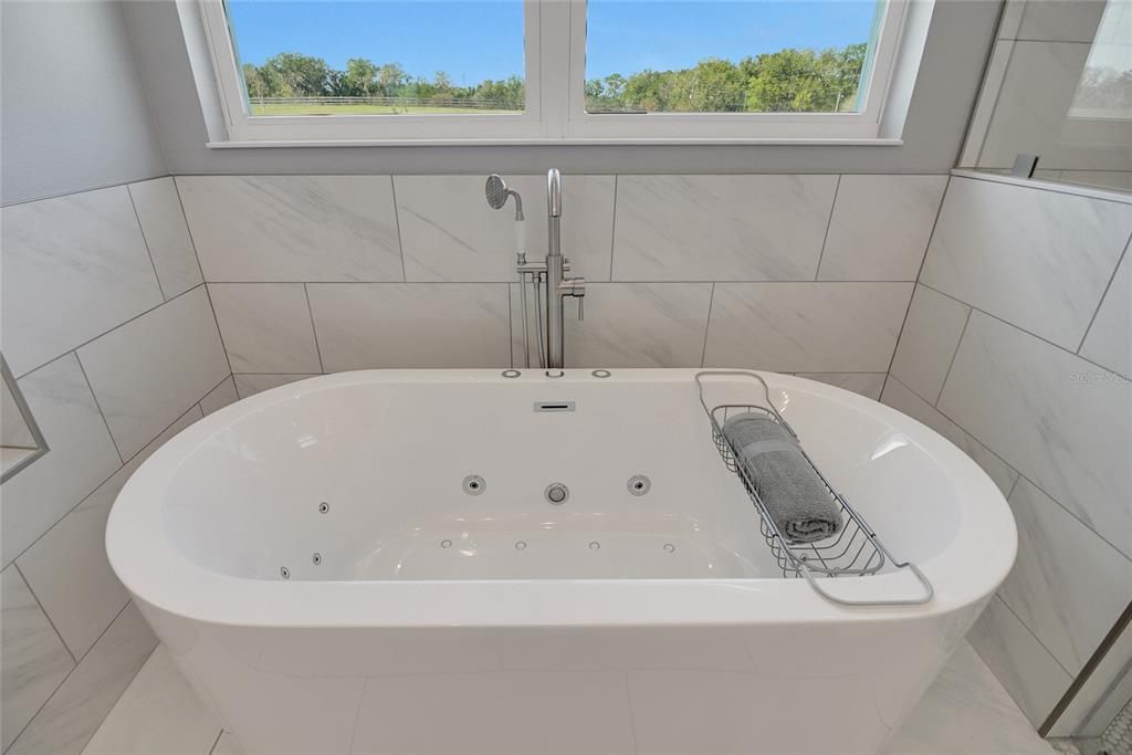 Active With Contract: $925,000 (3 beds, 2 baths, 2744 Square Feet)