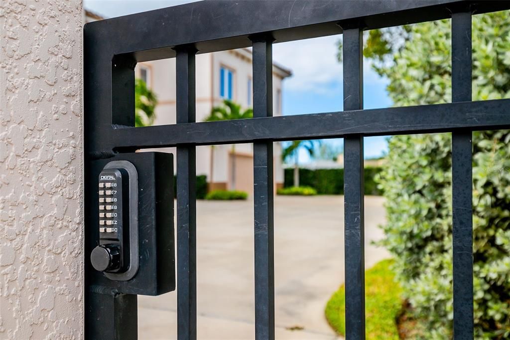 Activo con contrato: $609,000 (2 camas, 2 baños, 1683 Pies cuadrados)