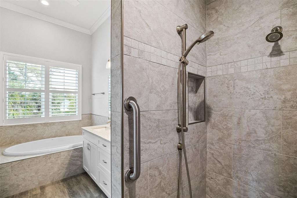 Activo con contrato: $609,000 (2 camas, 2 baños, 1683 Pies cuadrados)