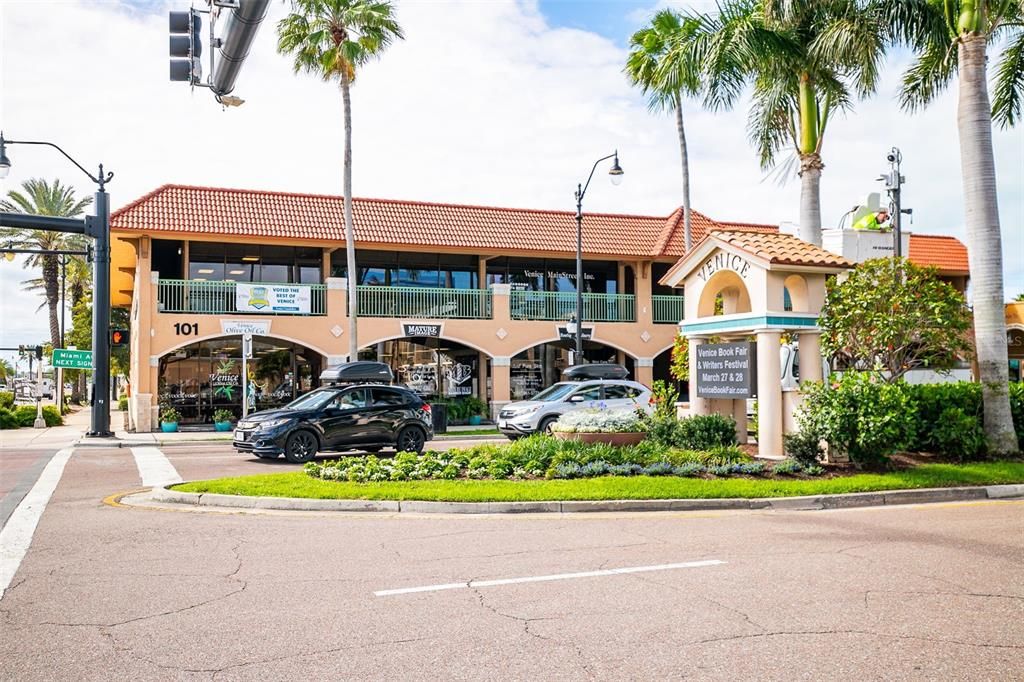 Activo con contrato: $609,000 (2 camas, 2 baños, 1683 Pies cuadrados)