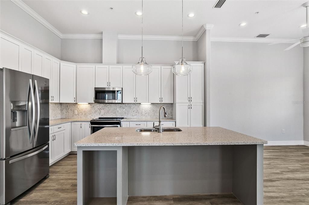 Activo con contrato: $609,000 (2 camas, 2 baños, 1683 Pies cuadrados)