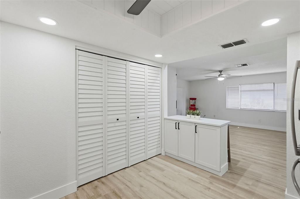 En Venta: $269,900 (2 camas, 2 baños, 1011 Pies cuadrados)