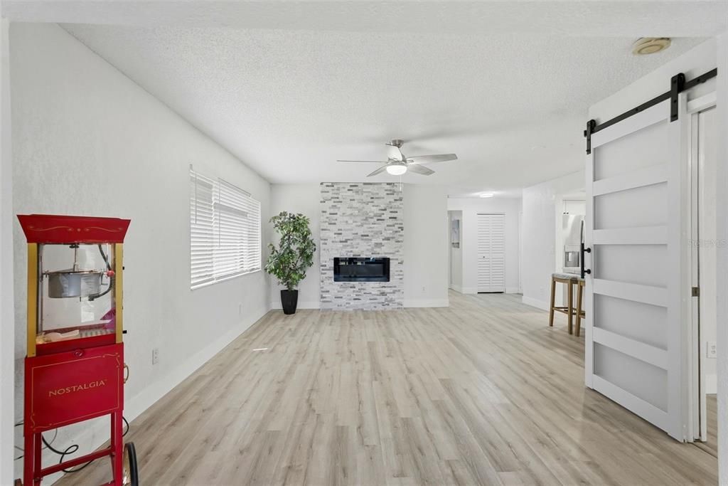 En Venta: $269,900 (2 camas, 2 baños, 1011 Pies cuadrados)