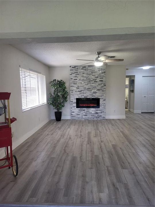 En Venta: $269,900 (2 camas, 2 baños, 1011 Pies cuadrados)