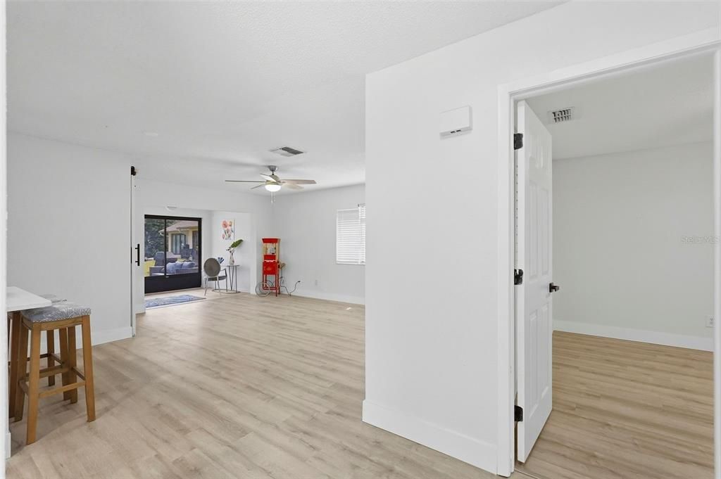 En Venta: $269,900 (2 camas, 2 baños, 1011 Pies cuadrados)