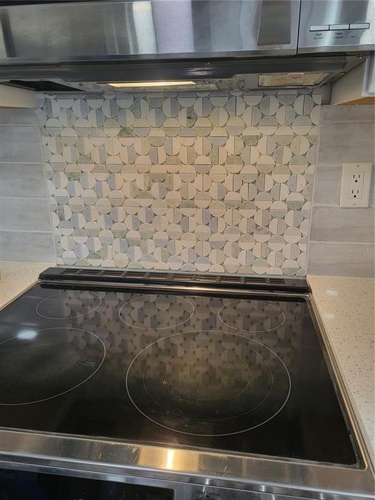 En Venta: $269,900 (2 camas, 2 baños, 1011 Pies cuadrados)