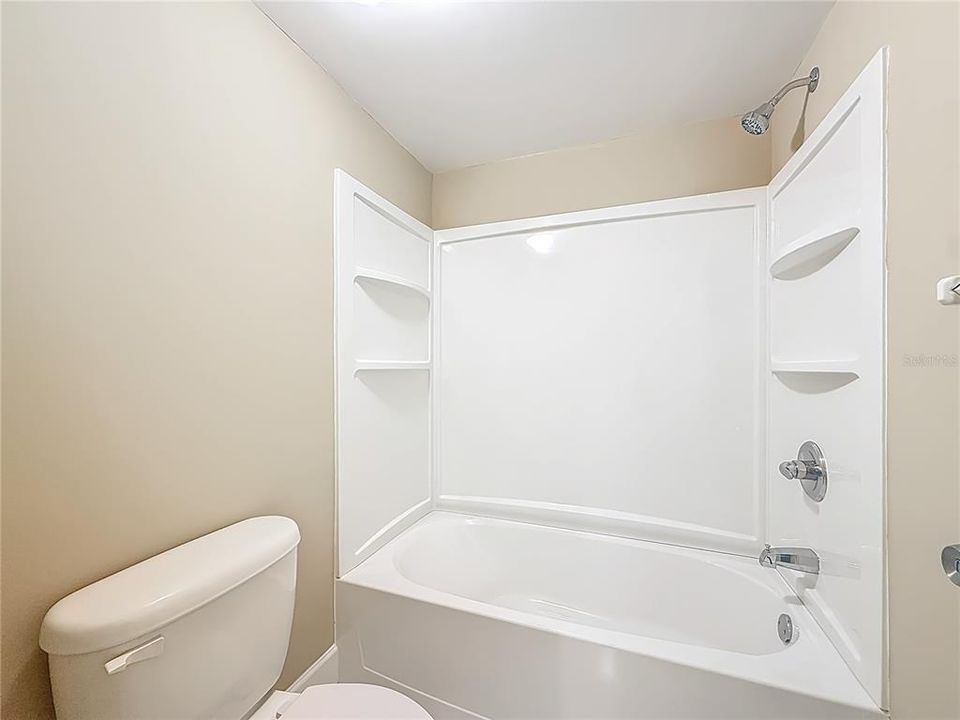 For Sale: $109,000 (1 beds, 1 baths, 890 Square Feet)