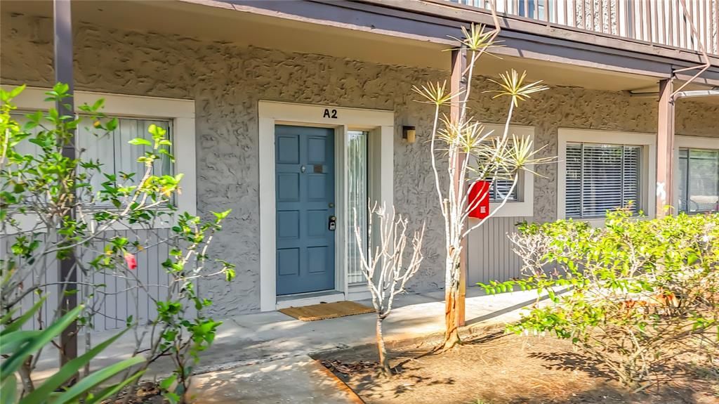 For Sale: $109,000 (1 beds, 1 baths, 890 Square Feet)